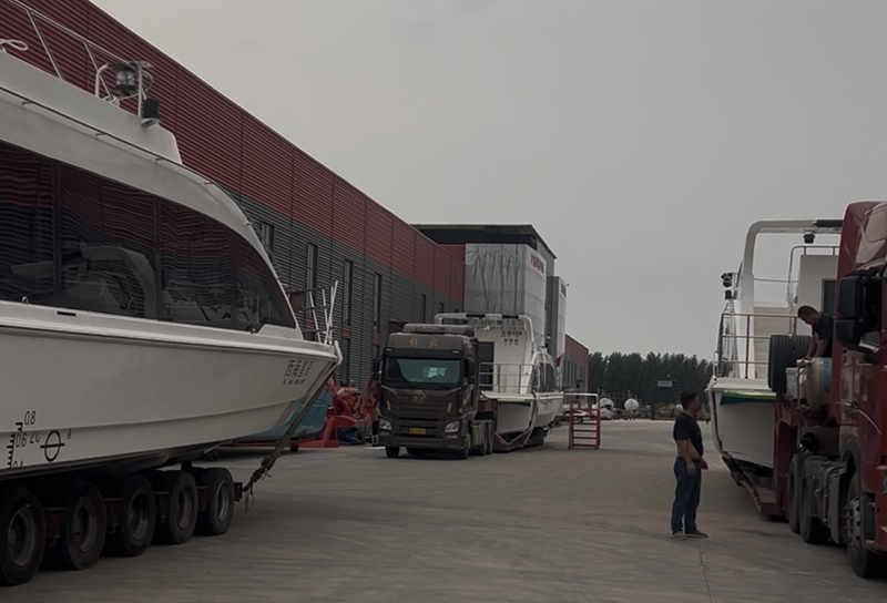 Lawada® isporučena kopnena putnička plovila: jedan jednotrupni putnički brod od 21,8 m i dva jednotrupna putnička broda od 17,8 m